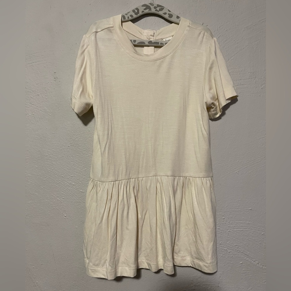 Kate Quinn Cream Short Sleeve Top With Buttons In The Back NWOT